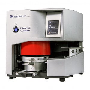 Das Produkt Erkodent Erkopress ci motion Druckformgerät mit automatisiertem Tiefziehvorgang und integrierte Drucklufterzeugung 173500 aus dem Global-dent online shop. 